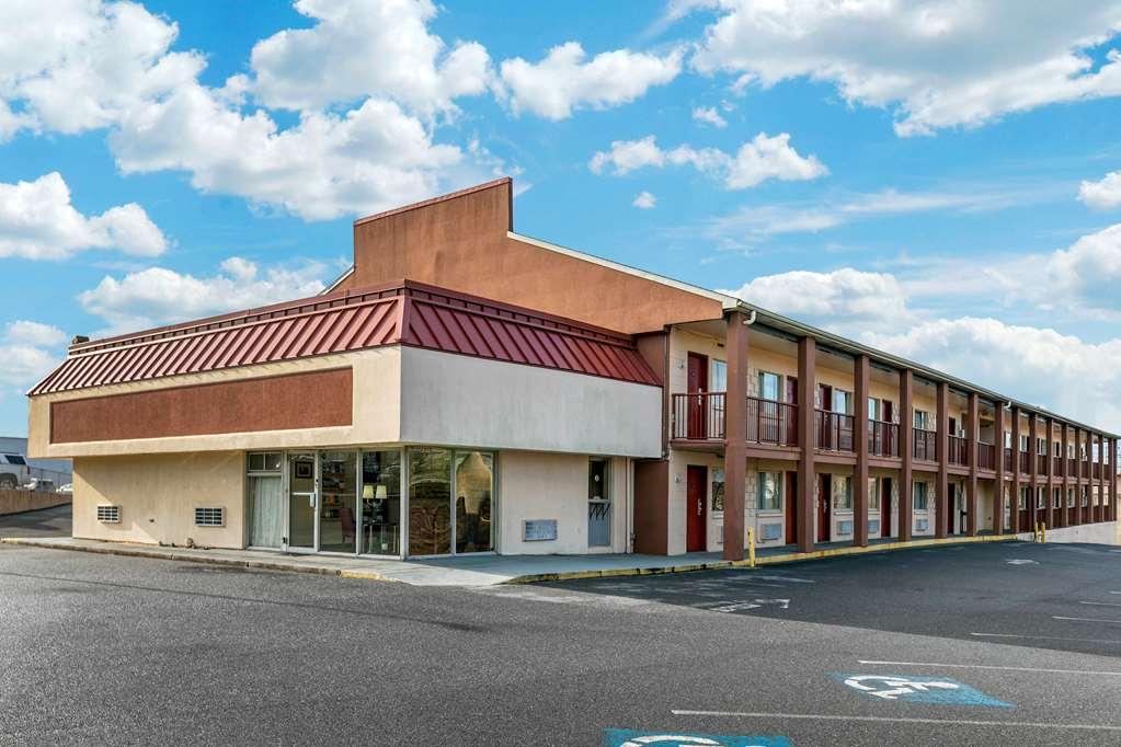 Econo Lodge Northeast Рединг Экстерьер фото