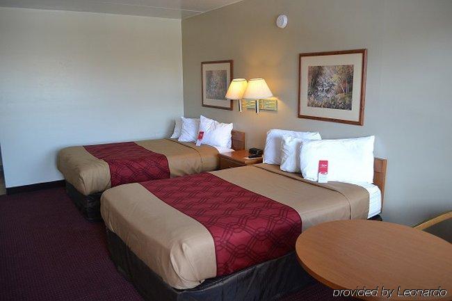 Econo Lodge Northeast Рединг Экстерьер фото